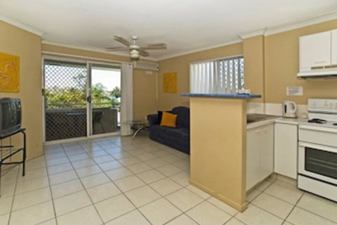 Budds Beach Apartments - Accommodation Guide 3