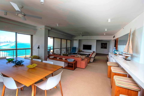 Gemini Court Holiday Apartments - Accommodation Asia 4