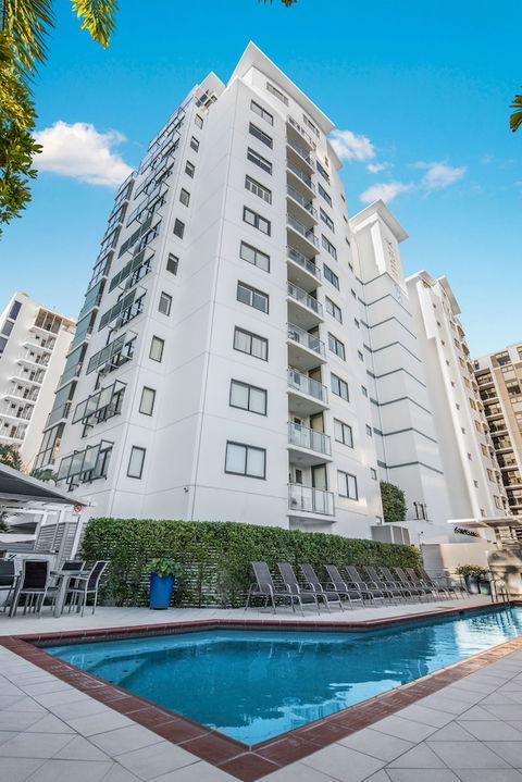 Seamark On First - Accommodation Asia 3