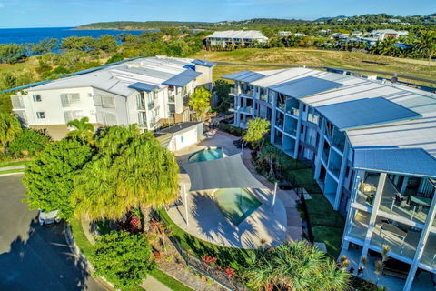 Pavillions On 1770 - Accommodation Guide 0