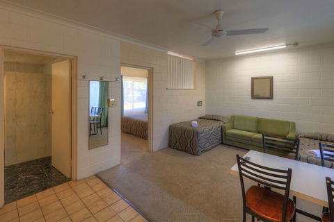 The Park Motel - Accommodation Guide 4