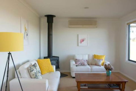 Riesling Country Cottages - Accommodation Asia 7