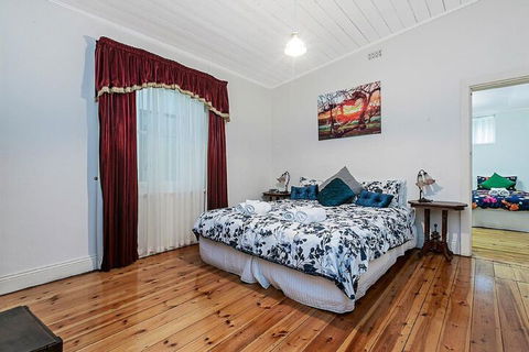 Treasured Memories Cottage - Accommodation Guide 7