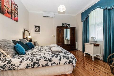 Treasured Memories Cottage - Accommodation Guide 2