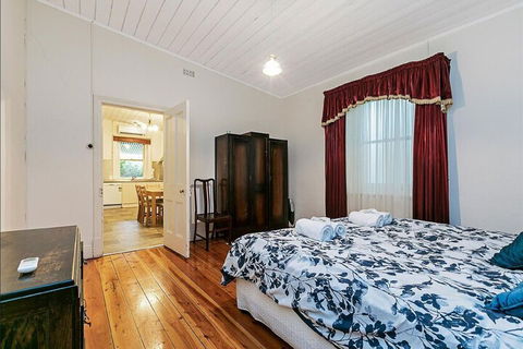 Treasured Memories Cottage - Accommodation Guide 6