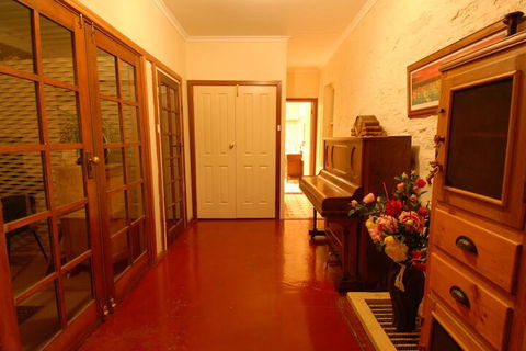 Treasured Memories Cottage - Accommodation Guide 1