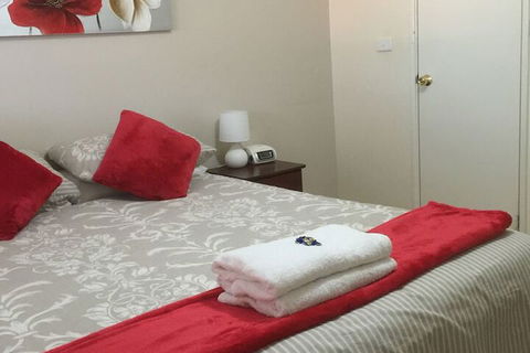 The Nosh & Nod - Avon Terrace - Accommodation Guide 6