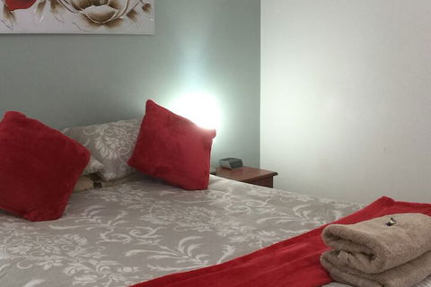 The Nosh & Nod - Avon Terrace - Accommodation Guide 3