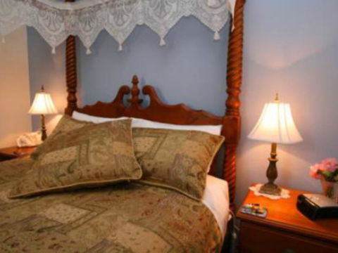 Quayside Cottages - Accommodation Asia 6