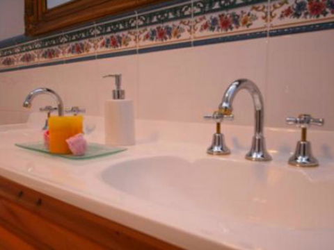 Quayside Cottages - Accommodation Asia 2