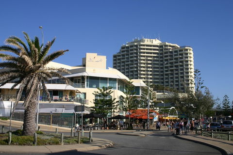 Scarborough & Absolutely Beachfront - Accommodation Asia 2