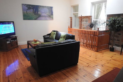 Barossa Best - Accommodation Guide 6