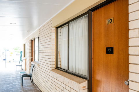 Capella Hotel Motel - Accommodation Asia 0