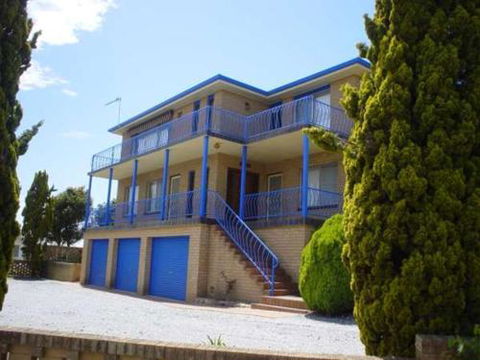 Flat 2 3 Bay Lane - Accommodation Asia 5