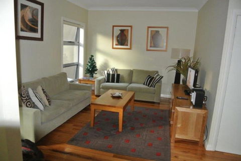 The Beach Townhouse - Accommodation Guide 3