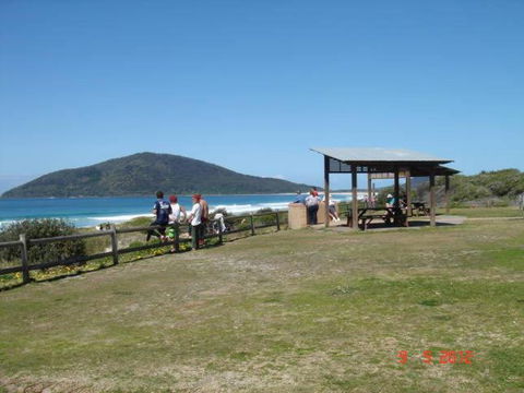 The Beach Townhouse - Accommodation Guide 4