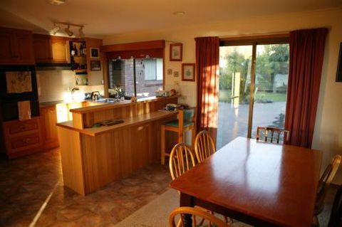 Prosser Retreat Orford - Accommodation Guide 6