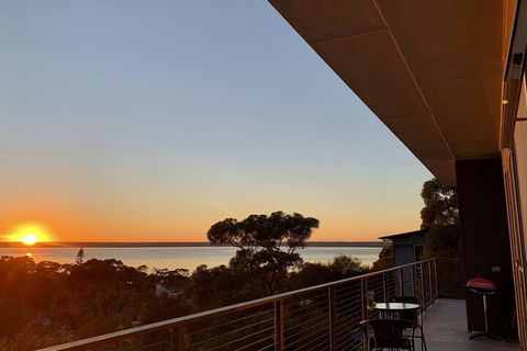 Sunrise On Falie - Accommodation Asia 4