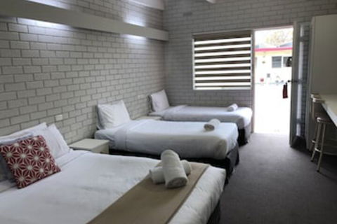 Wattle Motel - Accommodation Asia 0
