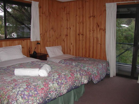 Rainbow House - Accommodation Guide 4