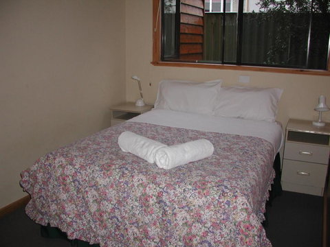 Rainbow House - Accommodation Guide 2