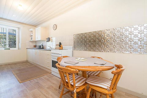 Stoneleigh Cottage Bed & Breakfast - Accommodation Asia 4
