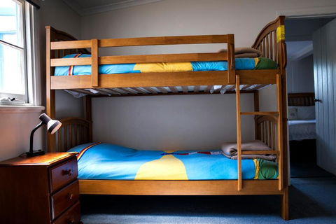 Pettit Cottage - Accommodation Guide 6