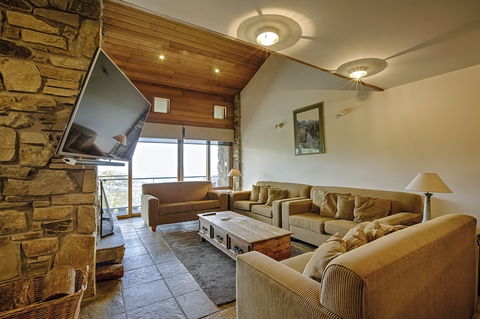 Alpine Woodsmoke - Accommodation Guide 2
