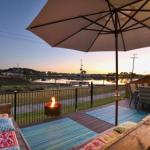 Lakeside Deck House - Accommodation Asia 0