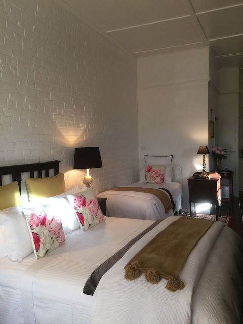 Chiltern Cottage & Indigo Suite - Accommodation Asia 5