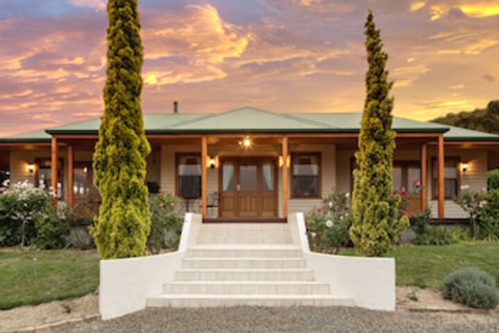 Wattle Grove TAS Accommodation China