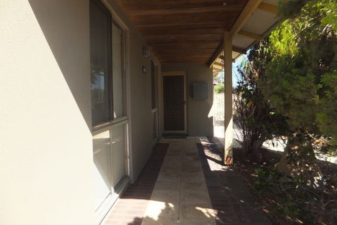 Simo's Place - Accommodation Asia 1
