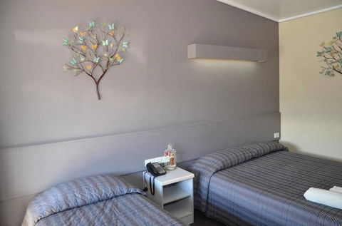 Warwick Motor Inn - Accommodation Asia 6