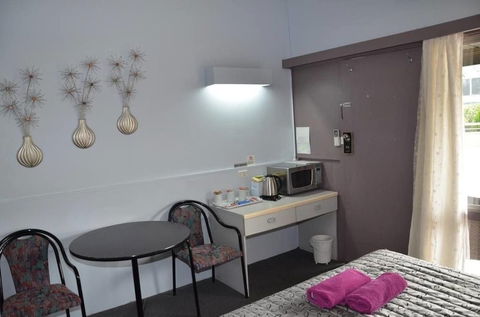 Warwick Motor Inn - Accommodation Asia 4