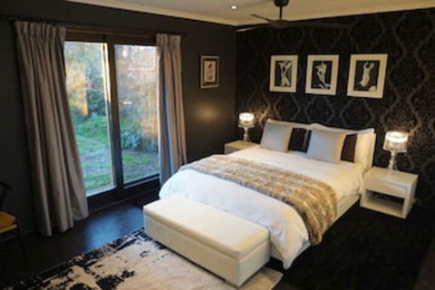 Georgie's Boutique B&B - Accommodation Guide 0