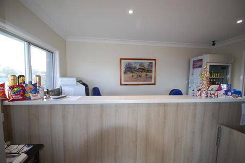 Starline Motor Inn - Accommodation Guide 6
