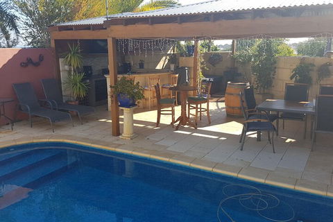 Ocean Reef Homestay - Accommodation Asia 7