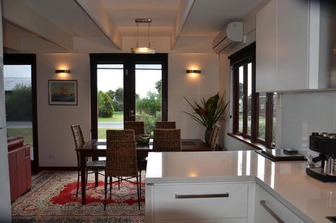 Yolla Beach House - Accommodation Asia 1