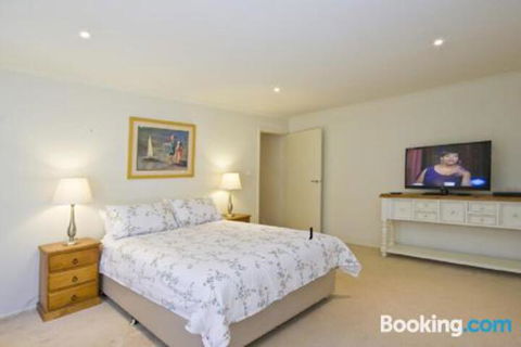 Torquay Retreats Eighteen Beach - Accommodation Asia 4