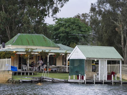 Mandurah Riverfront Holiday Rental - Accommodation Asia 3