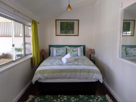 Friends Holiday House - Accommodation Asia 1