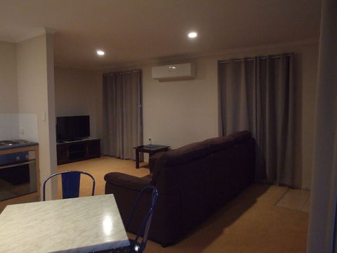 Lake Barra Cottages - Accommodation Guide 5