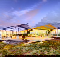 Cloudy Bay Beach House - Accommodation Asia