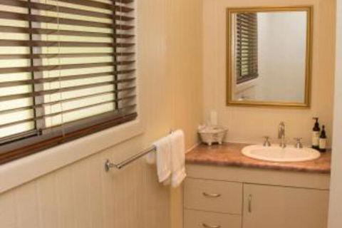 Chilverton Cottages & Restaurant - Accommodation Asia 3