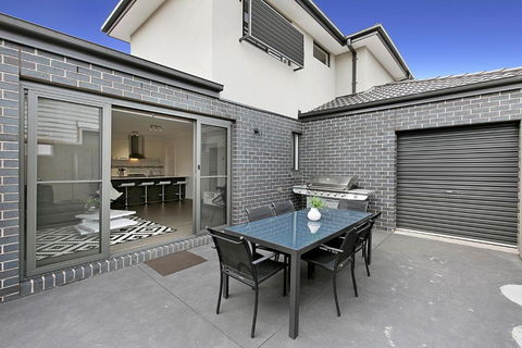 Palm Grove Beach House Dromana - Accommodation Asia 1