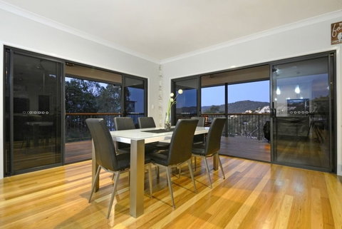 Laguna Views - Accommodation Guide 6