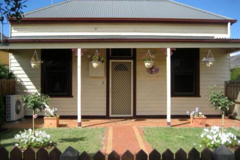 Bloomsbury Cottage - Accommodation Asia 0