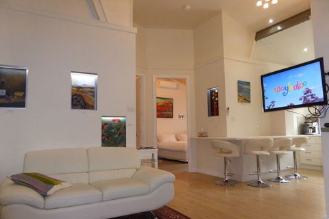 A Colourcity Apartments - Accommodation Asia 6