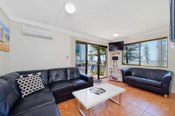 Beach House Holiday Apartments - Accommodation Asia 4