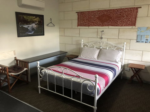 Port Campbell Guesthouse & Flash Packers - Accommodation Guide 4